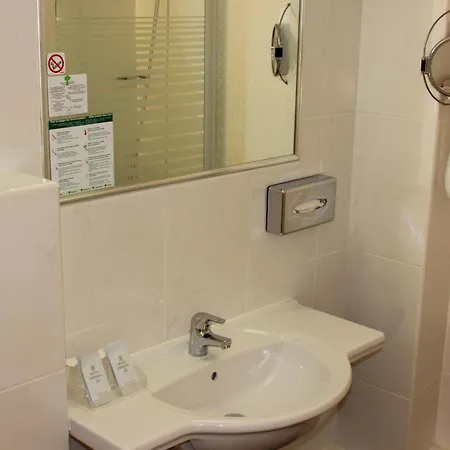 Imperial Hotel 3*